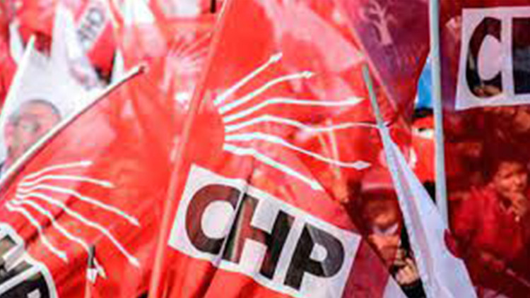 Davutoğlu’nun vekilleri CHP’den ayrıldı