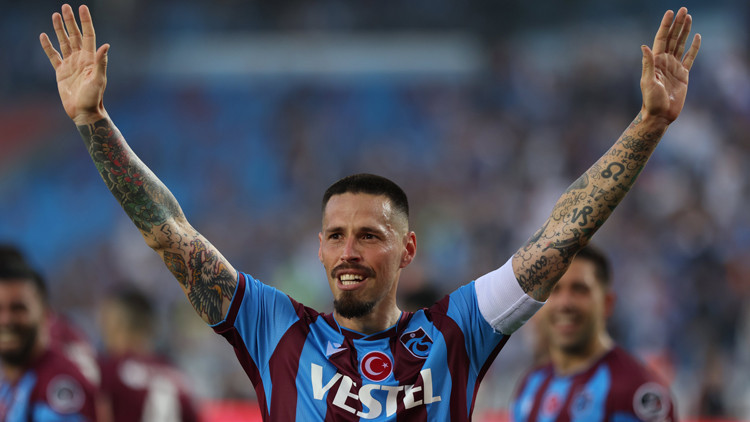 Trabzonsporda Marek Hamsikten duygusal veda Golden sonra gözyaşlarını tutamadı Trabzonsporda Marek Hamsikten duygusal veda Golden sonra gözyaşlarını tutamadı