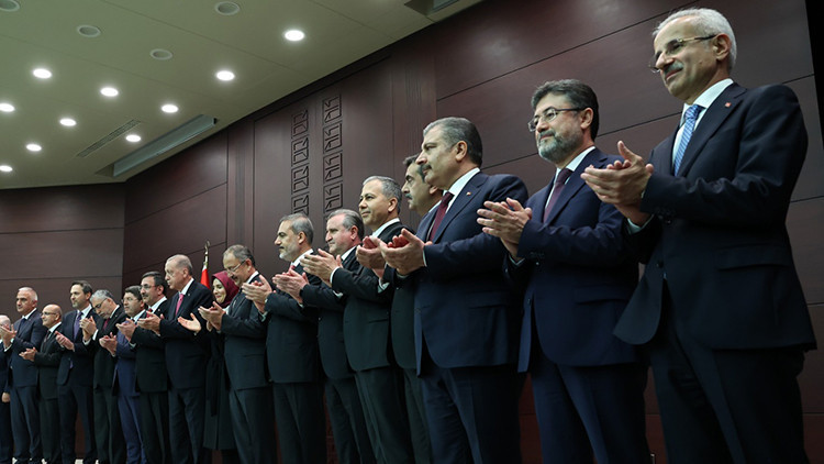 Yeni kabine üyeleri ilk mesajlarını paylaştı
