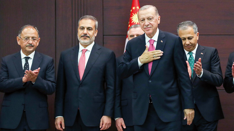 Yeni kabinenin şifreleri 2 isim dışında tüm bakanlar sil baştan