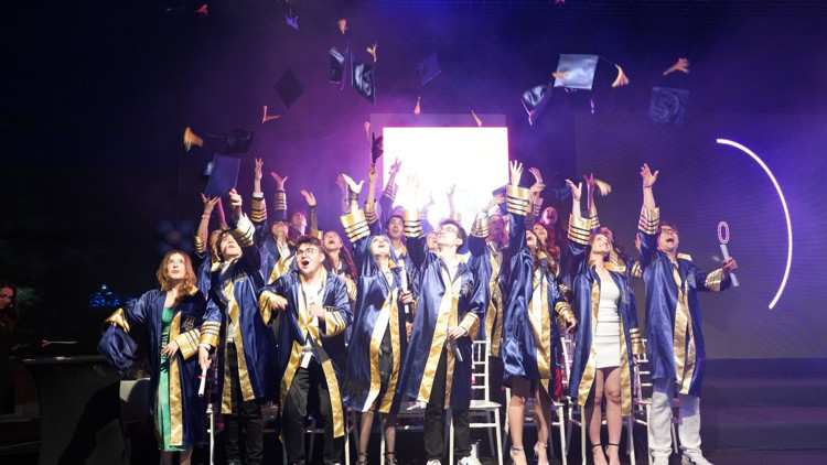 Ata Koleji’nde 65inci Dönem mezuniyet coşkusu