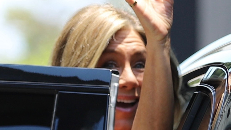 Dünyanın en yakışıklı erkeğini elinde tutamadı: Ünlü meslektaşından çöpçatanlık sözü: Üzülme, ben sana uygun birini bulacağım