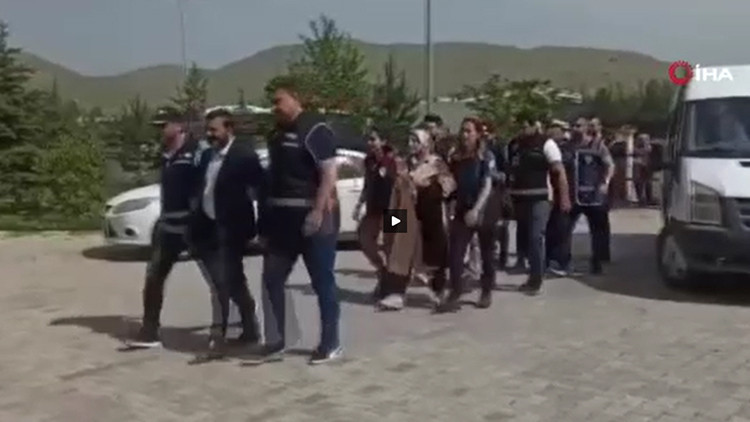 Patnos’ta aralarında belediye başkanının da bulunduğu 5 kişi tutuklandı