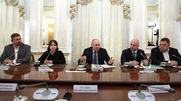 Putin: Ukrayna’nın savunma sanayisi yakında tamamıyla tarihe karışacak Putin: Ukrayna’nın savunma sanayisi yakında tamamıyla tarihe karışacak