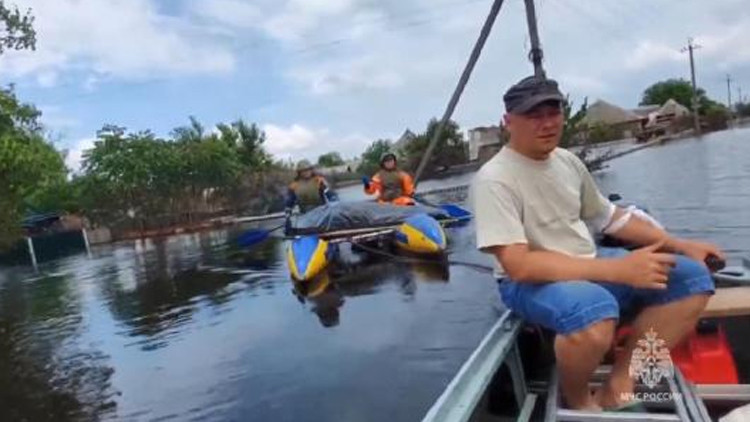 Rusya, Herson’dan 7 bin 525 kişiyi tahliye etti Rusya, Herson’dan 7 bin 525 kişiyi tahliye etti