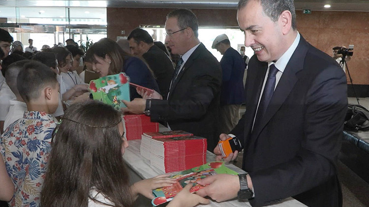 İş Bankasının ‘Karneni Göster Kitabını Al’ kampanyası 16 yaşında