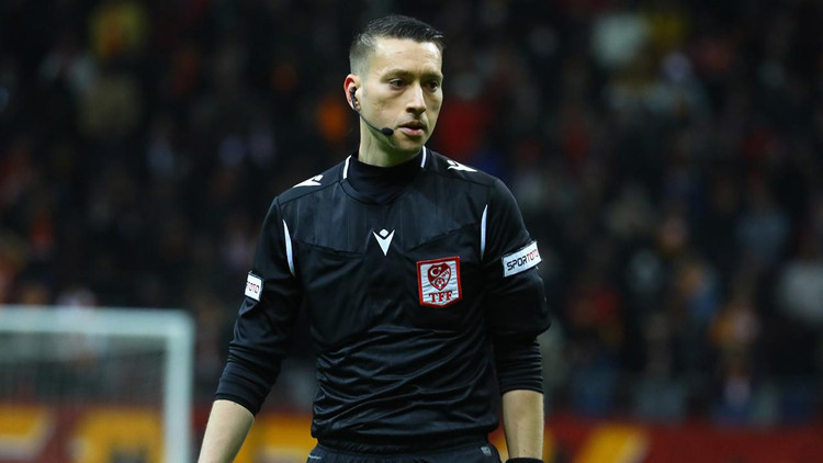 2022-23 sezonunda en çok kazanan hakem Zorbay Küçük 751 bin 260 TL... 2022-23 sezonunda en çok kazanan hakem Zorbay Küçük 751 bin 260 TL...