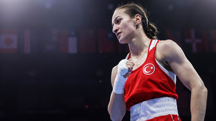 Emine Arslan ve Buse Naz Çakıroğlundan Avrupa oyunlarında altın madalya sevinci