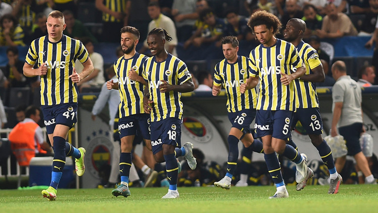 Fenerbahçeli Araoya Brezilyadan talip var Jorge Jesus ile gelmişti... Fenerbahçeli Araoya Brezilyadan talip var Jorge Jesus ile gelmişti...