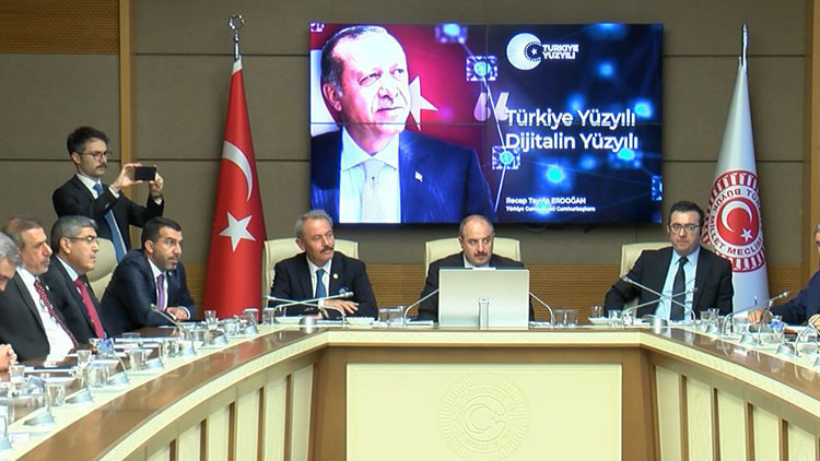 Dijital Dönüşüm Ofisi Başkanı Koçtan, TBMM Sanayi Komisyonuna e-Devlet sunumu Dijital Dönüşüm Ofisi Başkanı Koçtan, TBMM Sanayi Komisyonuna e-Devlet sunumu