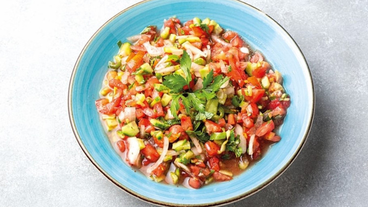 Çoban salatası mı cacık mı