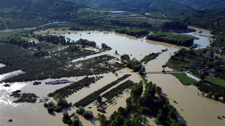 Düzcenin İçmeler Köyü böyle görüntülendi: Bölge su altında