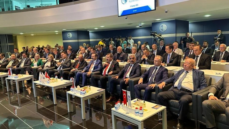 Hisarcıklıoğlu: 60 yıllık yerli ve milli otomobil rüyamızı da hayata geçirdik Hisarcıklıoğlu: 60 yıllık yerli ve milli otomobil rüyamızı da hayata geçirdik