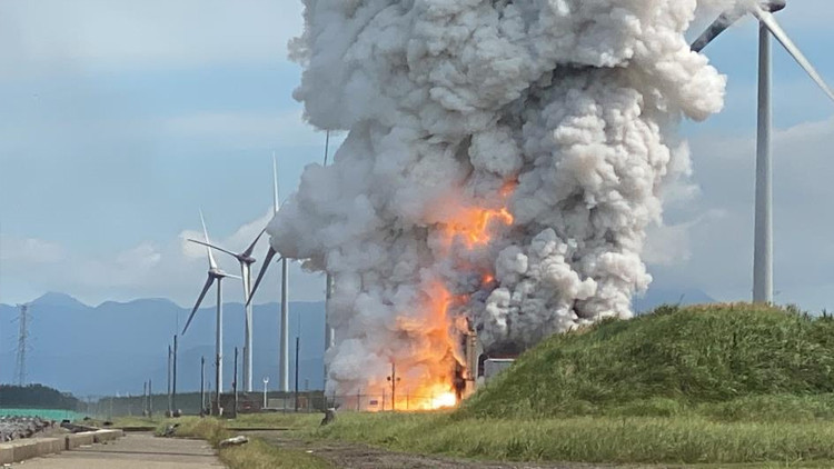 JAXAya ait roket motoru test sırasında patladı