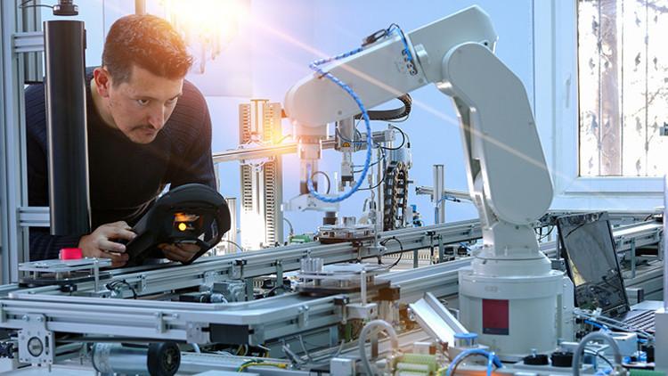 Yapay zeka hangi meslekleri tehdit ediyor