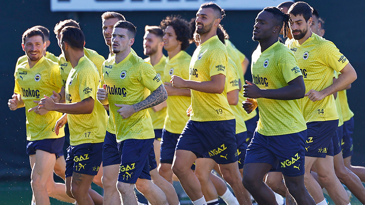 Son Dakika: Fenerbahçenin Zimbru kadrosu belli oldu Emre Mor ve Alexander Djiku...