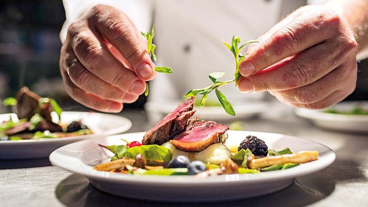 Bir restorana ne için gideriz