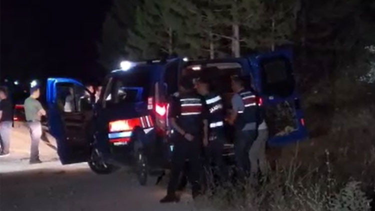 Ispartada kanlı tartışma 4 kişiyi öldürüp teslim oldu