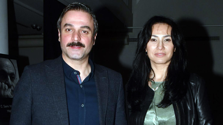 Ufuk Özkanın eski eşi Nazan Özen: Bize ekonomik şiddet uyguluyor Ufuk Özkanın eski eşi Nazan Özen: Bize ekonomik şiddet uyguluyor