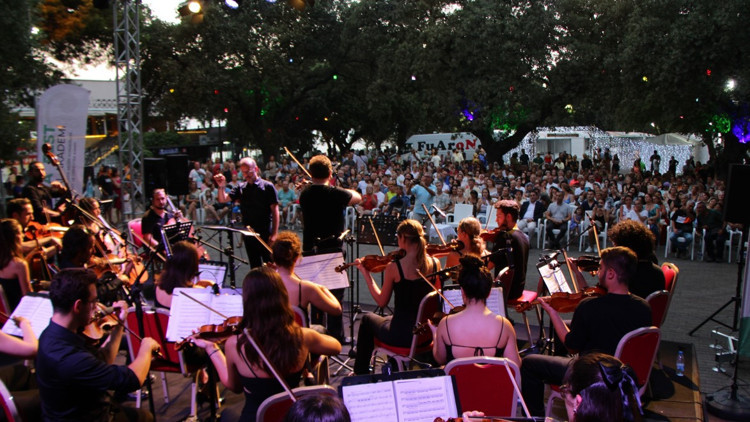 Adra’Fest’te konserler ve etkinlikler ilgiyle izlendi Adra’Fest’te konserler ve etkinlikler ilgiyle izlendi