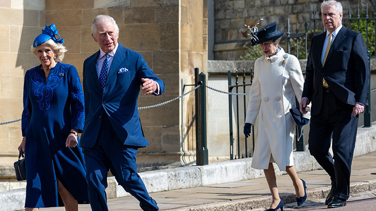 Cinsel taciz skandalı yüzünden gözden düşen prens aileye geri döndü: William ve Kate ona kalkan oldu