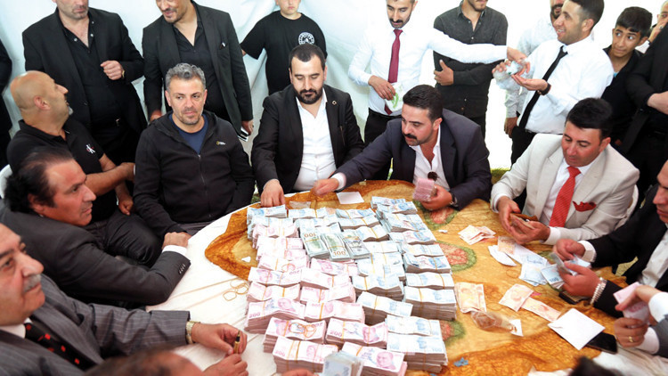 Aşiretlerden düğüne cenazeye yeni kriter ‘Açık mendil’den ‘kapalı zarf’a geçtiler