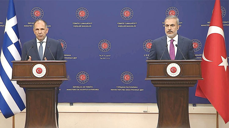 Önce futbol konuştular