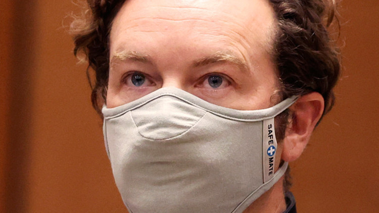 Ünlü oyuncuya iki kadına tecavüzden ömür boyu hapis cezası... En az 30 yıl demir parmaklıklar ardında kalacak