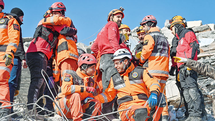 Kahraman madencilerden moral konseri Kahraman madencilerden moral konseri