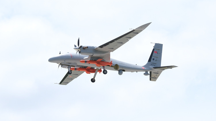 Bayraktar Akıncı 30 bin uçuş saatini tamamladı