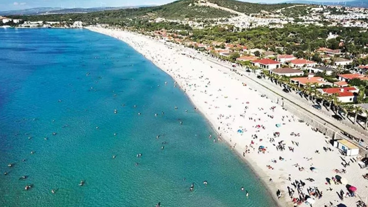 Gezgin - Ferzan Yapkuöz Eylülde Çeşme ve Alaçatı bir başkadır