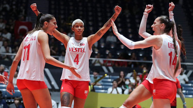 Türkiye-Peru voleybol maçı ne zaman, saat kaçta, hangi kanalda canlı yayınlanacak Filenin Sultanları Paris Olimpiyat Oyunları Elemeleri üçüncü maçına çıkıyor