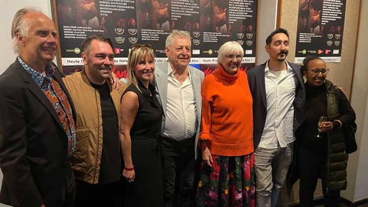 ‘Almanya Türküleri’nin prömiyeri Berlin’de yapıldı