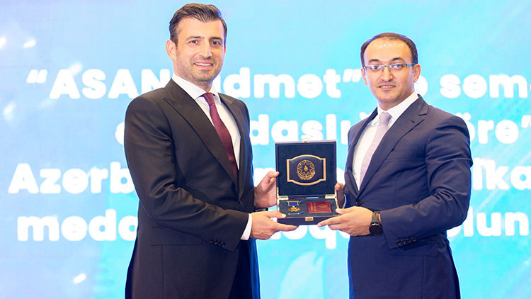 Selçuk Bayraktar’a Azerbaycan’dan madalya Selçuk Bayraktar’a Azerbaycan’dan madalya