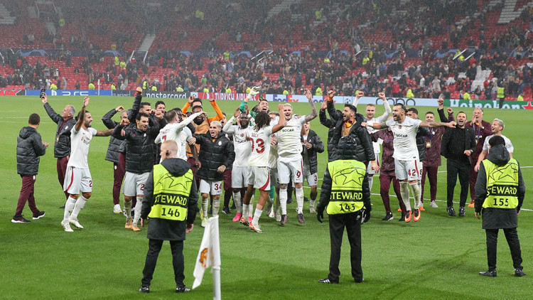 Galatasarayın Manchester United zaferi sonrası ortak görüş: Sürpriz değil her takımı yenebilir