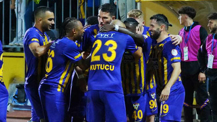 Eyüpspor, Bodrum FK engelini 3 golle geçti Eyüpspor, Bodrum FK engelini 3 golle geçti
