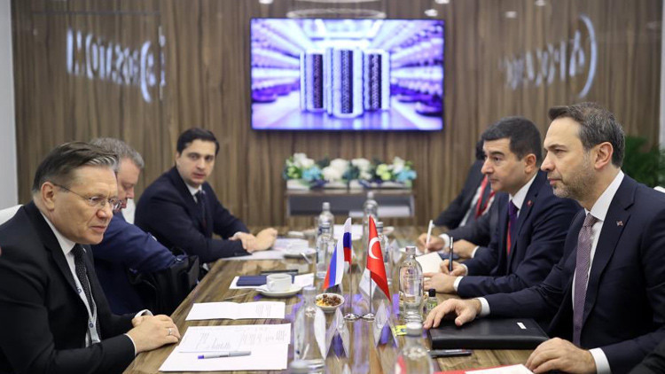 Bakan Bayraktar açıkladı: Rosatom yenilenebilir enerjiye yatırım yapmak istiyor