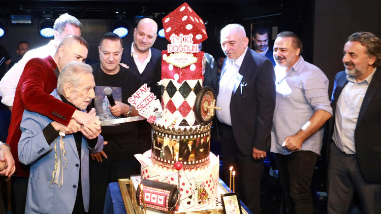 Kolpaçino 4 ekibinden çifte kutlama