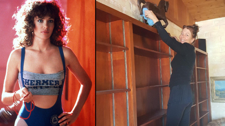 Ünlü oyuncu tacizci kocasından boşanıp çiftliğe yerleşmişti: Etekleri uçuşan elbiseyi çıkardı, elinde toz beziyle ev temizliyor