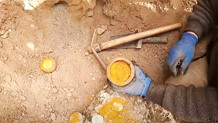 Define dolandırıcıları... Hem suç işliyorlar hem de suça teşvik ediyorlar