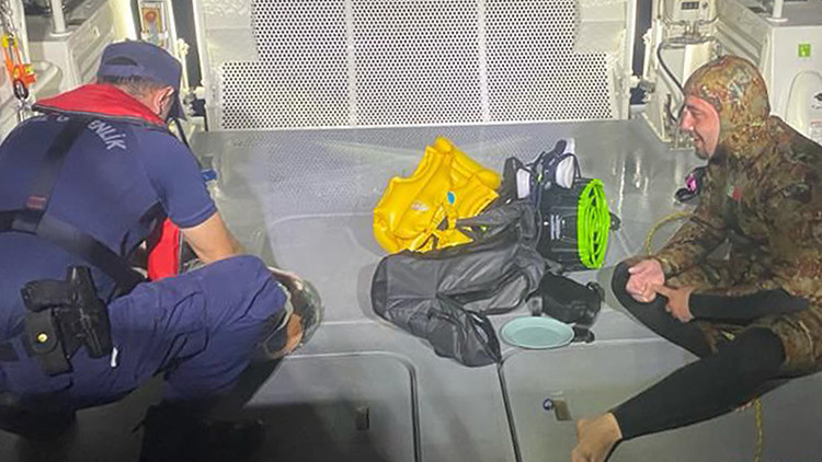 Deniz skuteri ile Yunanistana geçmeye çalışırken yakalandı