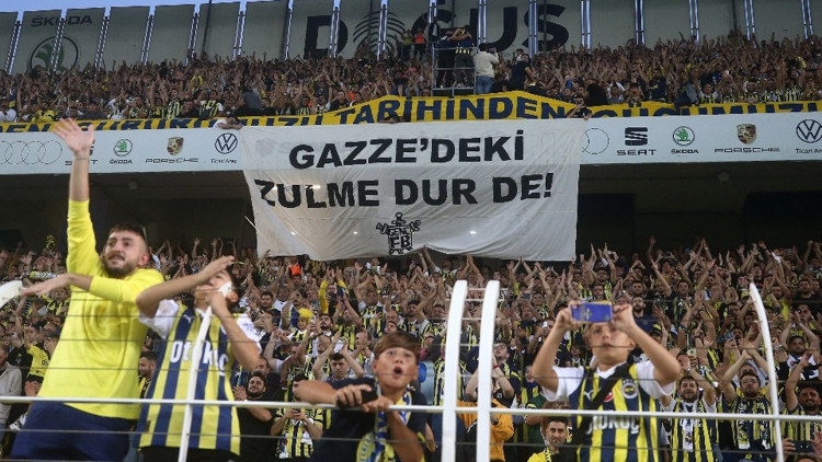 Fenerbahçe tribünlerinden Filistin’e destek Fenerbahçe tribünlerinden Filistin’e destek