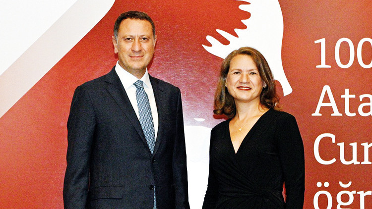 100 okul, depremzede öğrencilerle buluştu... QNB Finansbank’tan 100. yıl dokunuşu 100 okul, depremzede öğrencilerle buluştu... QNB Finansbank’tan 100. yıl dokunuşu