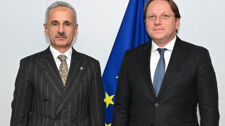 Bakan Uraloğlundan Brükselde diyalog mesajı
