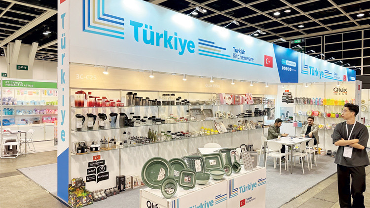 Türk üreticiler yeni müşteri ve alternatif pazar arayışında... Bir alıcı için 8 bin kilometrelik hamle Türk üreticiler yeni müşteri ve alternatif pazar arayışında... Bir alıcı için 8 bin kilometrelik hamle