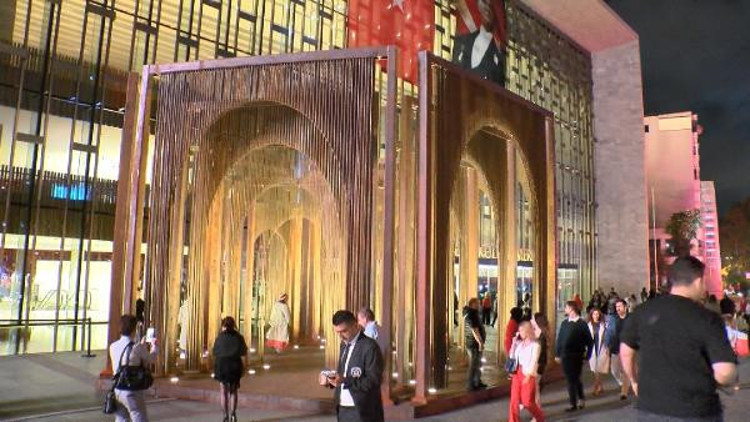 Açık Yapıt Cumhuriyetin 100. yılında AKMde sergileniyor