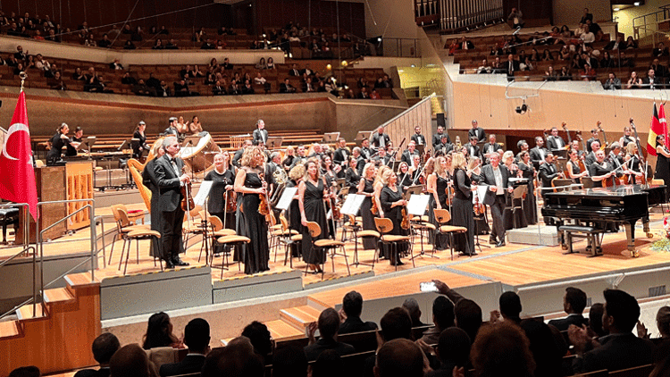 Yüzyıllarca dinmeyecek coşku