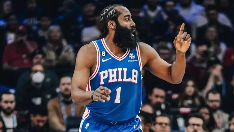NBAde dev takas James Harden, Clippersta
