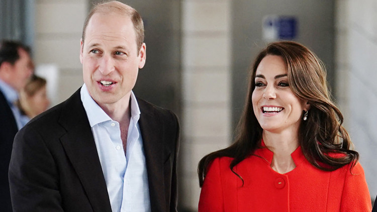 William beni böyle beğeniyor diye.... Düğün öncesinde o da kraliyet ailesiyle inatlaşmış