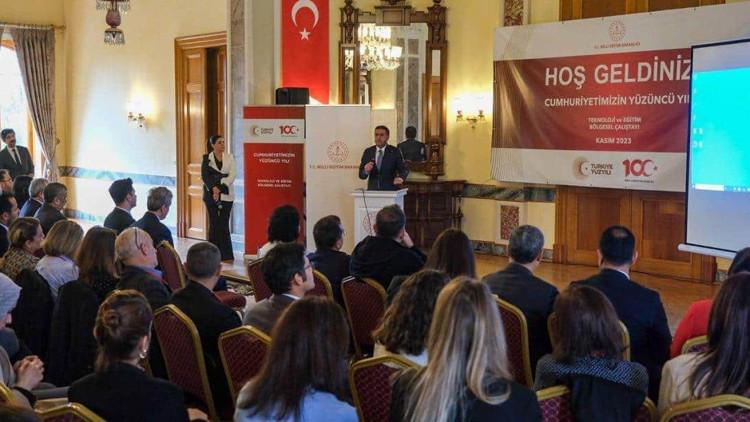 Öğretmenlerin gözünden teknoloji ve eğitim